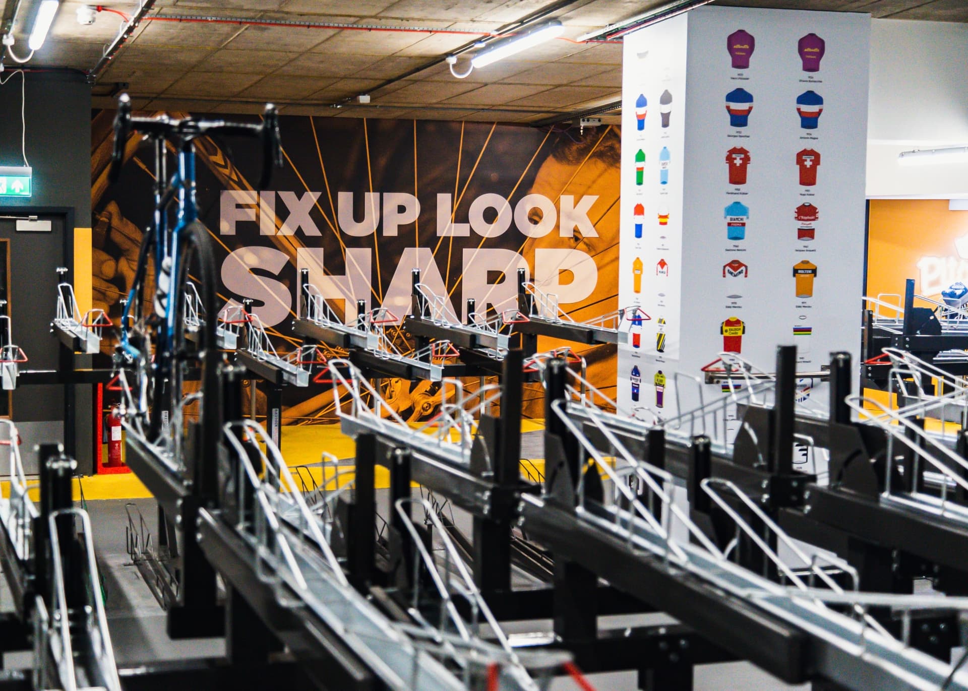 Two-Tier Bike Rack with Gas Strut - image 3