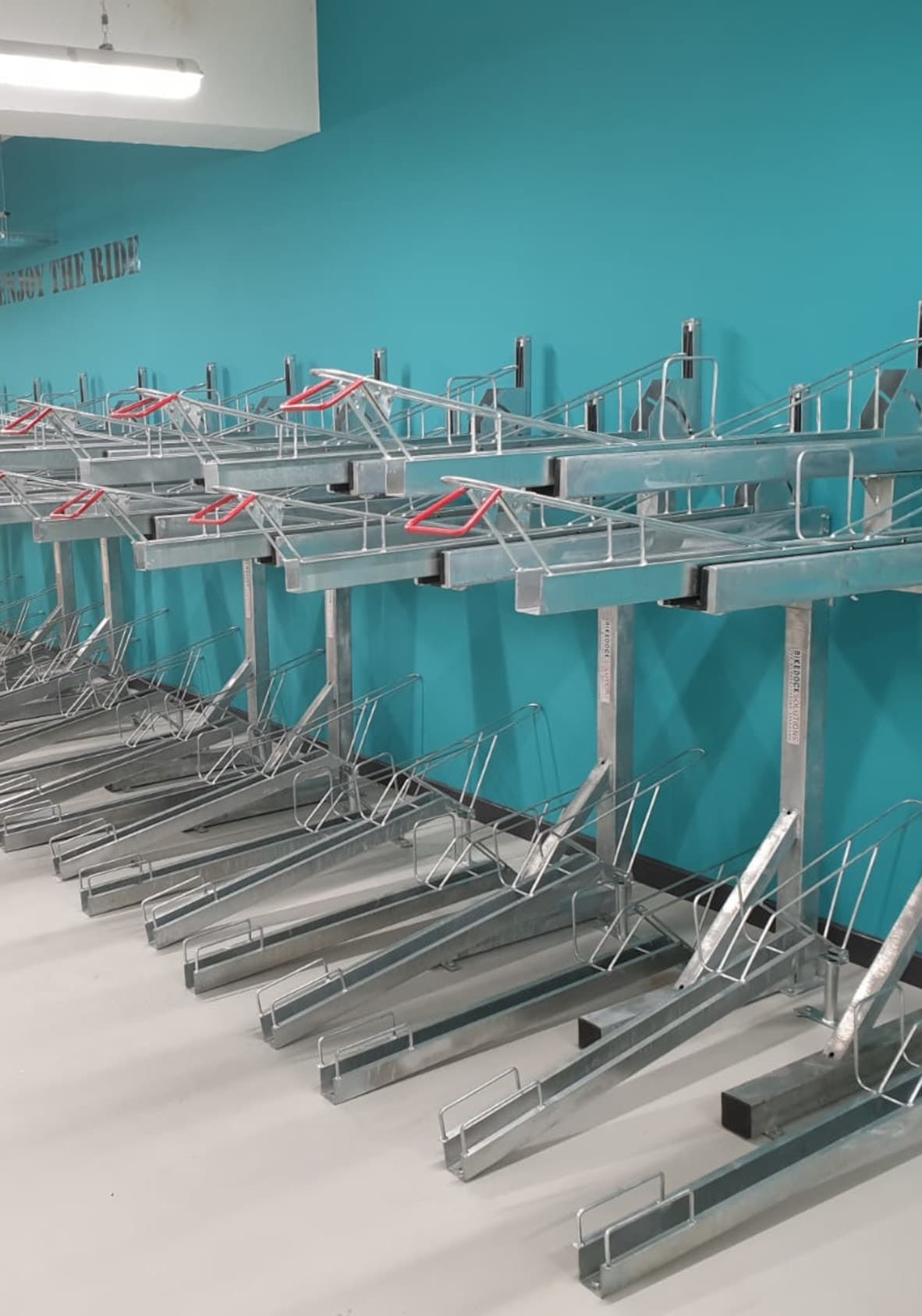 Two-Tier Bike Rack with Gas Strut - image 6